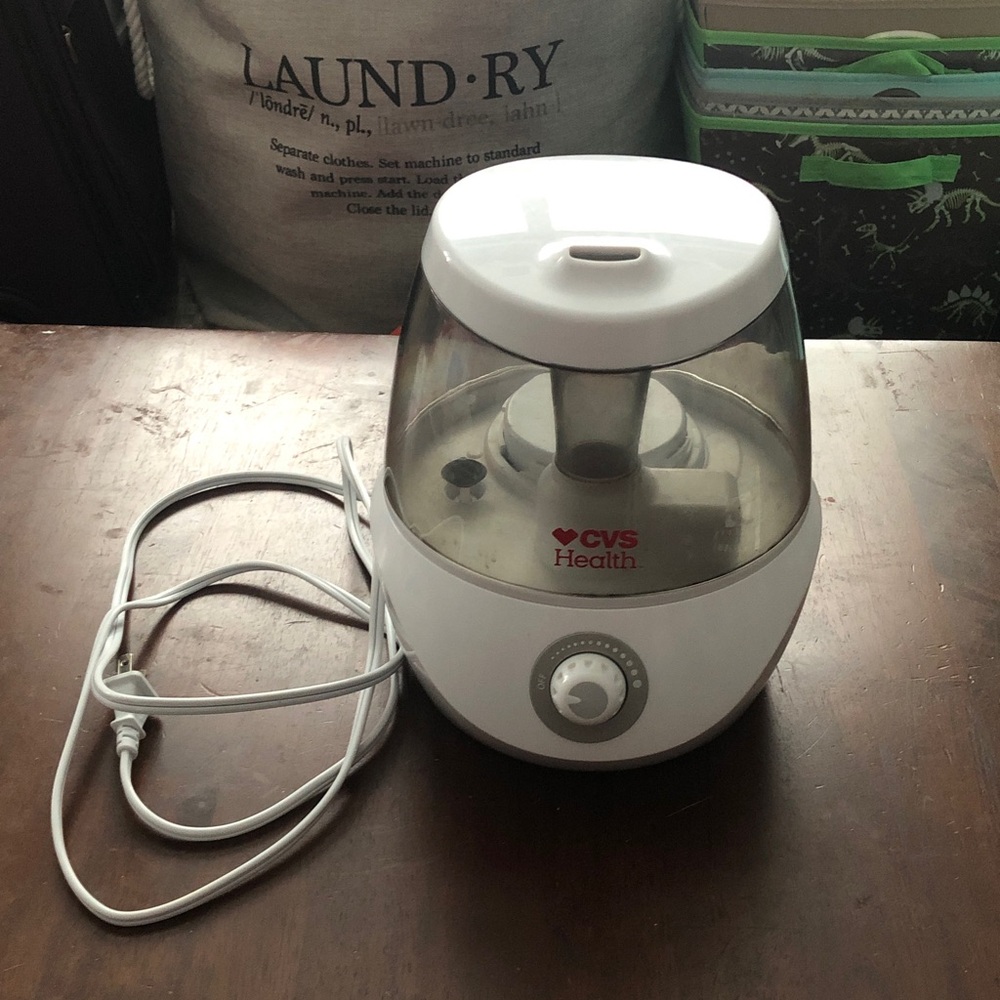 White Cool Mist Humidifier with Adjustable Dial